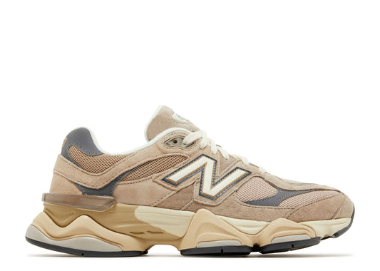9060 'Driftwood Castlerock'